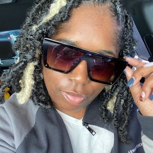 Meet your Posher, Jillian